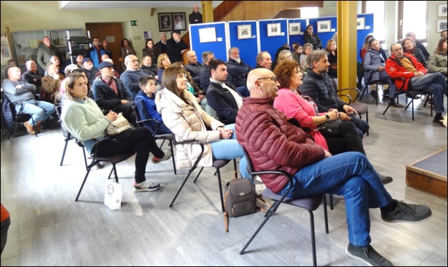 Pblico oyente en la charla de Aura Garca