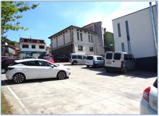 Otra imagen del aparcamiento junto al Ayuntamiento
