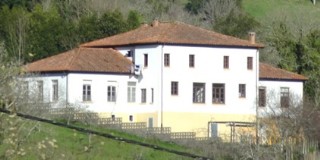 Escuela de Santa Eulalia, en imagen reciente. | EL ECO