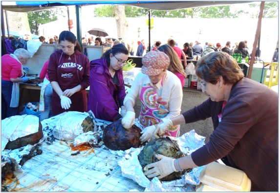 Imagen de hace un ao, con gente joven colaborando. EL ECO, Archivo