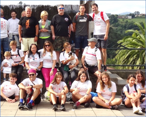 Participantes en la caminata
