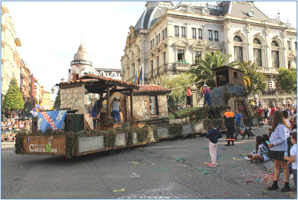 Imagen de la carroza de Cabranes en las Fiestas de San Mateo