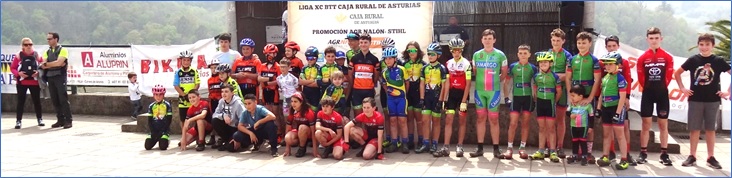 La zona del podio, en el kiosco de la Plaza, con el futuro de este deporte a cargo de los ms jvenes participantes. | Fotos: EL ECO