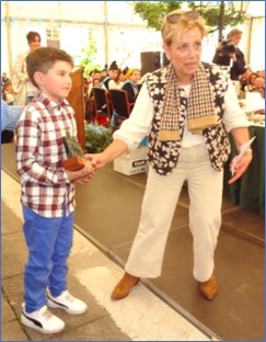 Daniel Rouco recibiendo su premio