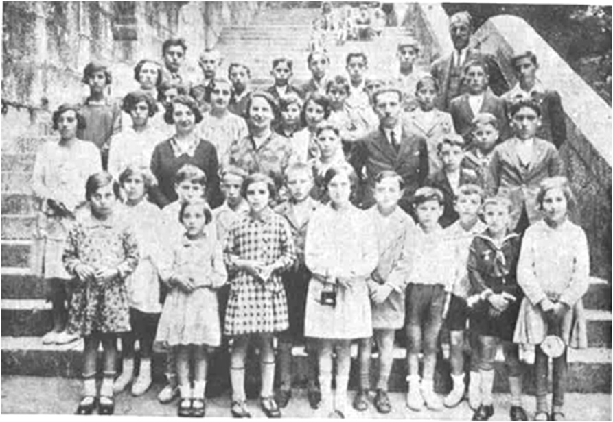 Imagen de los alumnos y Don Higinio