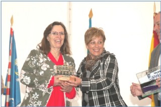 Beln Fernndez recogiendo su segundo premio/ Foto: Carlos Alberto Picasso Durn