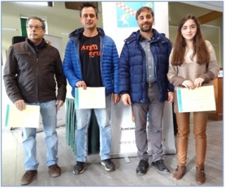 Ganadores del Concurso Luz de Otoo junto al Alcalde Gerardo Fabian