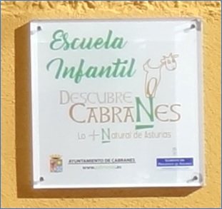 Placa de le Escuela Infantil de Cabranes