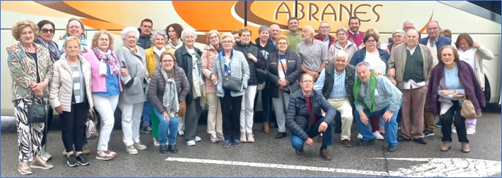 Imagen de los jubilados de Cabranes a la ribeira Sacra