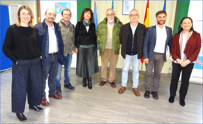 EL JURADO. De izquierda a derecha, Iris Daz, Luis Aique, Luis Casteleiro, Mari Luz Pontn, Alonso Zamora, Antn Garca, Gerardo Fabin y Maite Gonzlez.