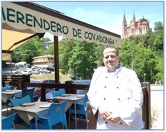 Foto de su web, con Isidro Martnez, el cangus que lo dirige