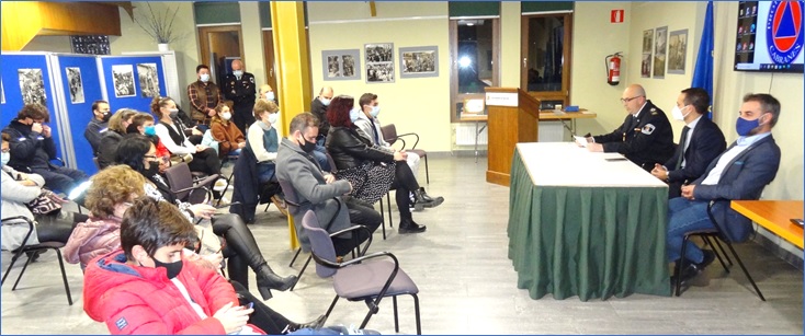 Rubn Barrera (jefe de la Agrupacin cabranesa), durante su intervencin.