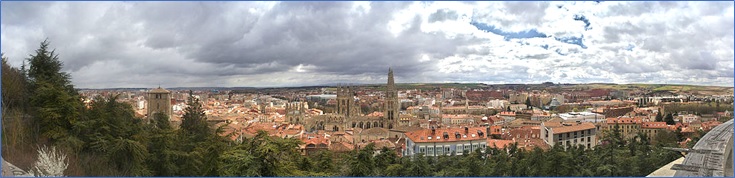 Panormica de la ciudad de Burgos desde su mirador del Castillo.