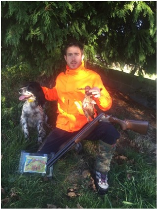 Javi, con su inseparable rika y su Fabarm