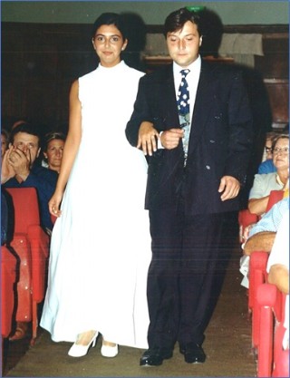 Representando a nuestro Concejo en el Festival de la Manzana, llevando por el pasillo hasta el escenario del Teatro Riera a la Dama de representacin municipal, Elsa Rita Cuesta Huerta