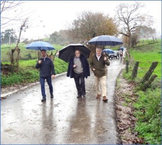 Antonio lvarez, entre el Alcalde e Ignacio Del Prado, durante la visita de inspeccin.