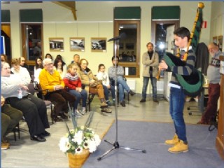 Diego Maana, interpretando `Chnguere`, su nica pieza en este acto.	