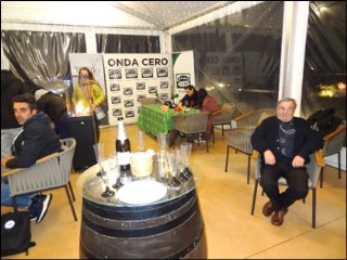 Set de Onda Cero Radio, que desplaz unidad mvil desde Infiesto, con Kike Carballeira a la cabeza.