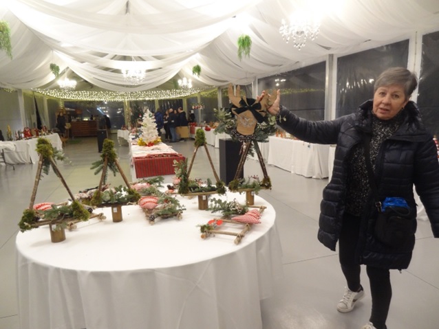 Conchita Garca Llavona muestra algunas novedades de este ao.