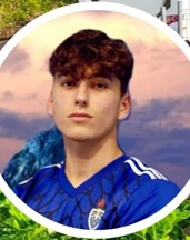 En esta foto, el joven fallecido, con la camiseta del Covadonga.■