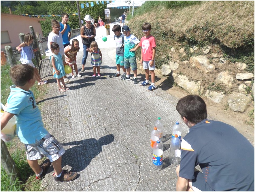 Haciendo cantera de cuatreada con los ms pequeos, en Niao.