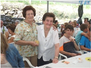Vecinas en la fiesta de Niao