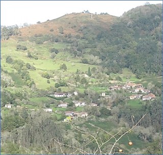 Ncleo rural de Niao, en una imagen captada desde La Puerta. EL ECO