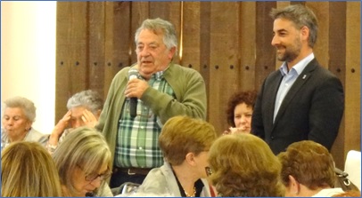 Intervencin de Julin Huerta ante los socios, en la Fiesta anual, tras conocer que sern galardonados. / EL ECO