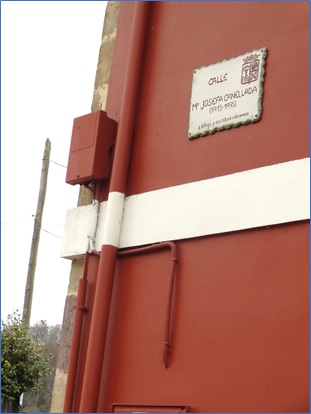 Placa de la calle Mara Josefa Canellada (donde finaliza la misma, junto a la nueva Plaza). / EL ECO