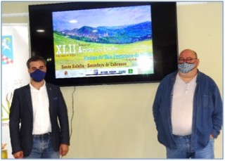 en la foto Gerardo Faban (Alcalde de Cabranes) con Laureano Corrales, presidente de la Cofrada