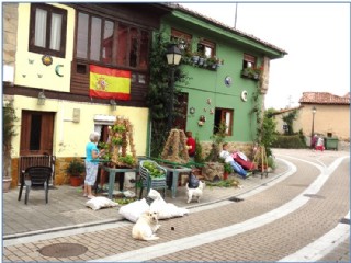 Torazo pasa a tener calificacin urbana, como Santa Eulalia./ Foto: EL ECO, en calle de La Llanxa