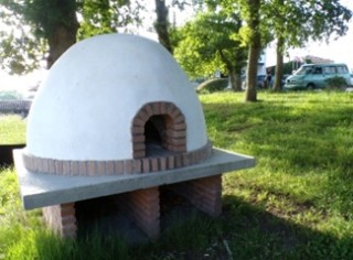 La nueva y emblem�tica forna, en el Campo de La Sienra
