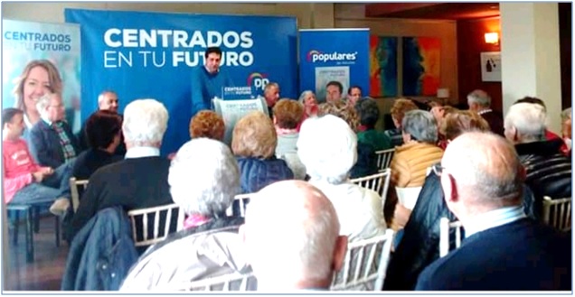 Juan Ramn Oro, dirigindose a los asistentes al acto de presentacin de su candidatura, el sbado  18 de mayo, en la Hostera de Torazo.