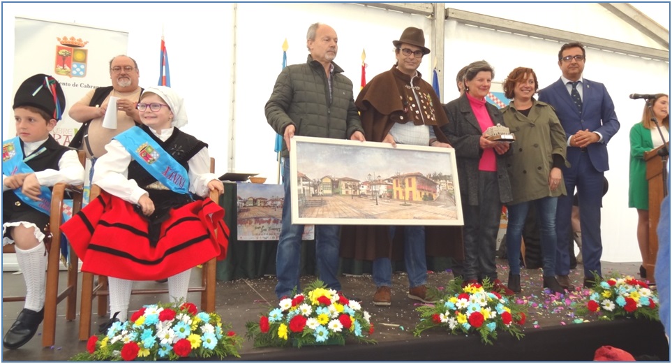 De izquierda a derecha, Erick Callejas (xann), Laureano Corrales (presidente de la Cofrada), Shanna Grace Bell (xanina), Miguel ngel Cadenas (Premio Profesionales), Santos Monestina (autor del cuadro), Pilar lvarez (Premio casero), Carmen Eva Prez (d