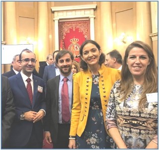 Fotos: Jos Vctor Rodrguez (alcalde de Cangas del Narcea), Gerardo Fabin, Mara Reyes Maroto (Ministra de Industria, Comercio y Turismo) y Sandra Cuesta (alcaldesa de Colunga), en el Palacio del Senado espaol.