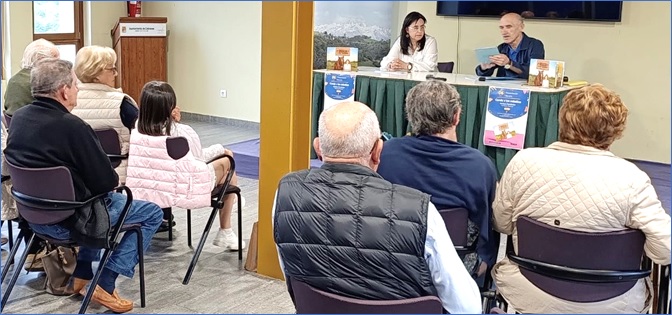 Durante la entrevista, en una imagen facilitada por la autora
