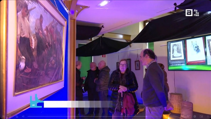 Cuadros, fotos, planos, objetos... componen la Exposici�n.| Imagen de TPA