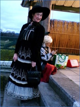 Paqui Fern�ndez Santove�a, caracterizada de �Amish�, primer premio individual adulto.