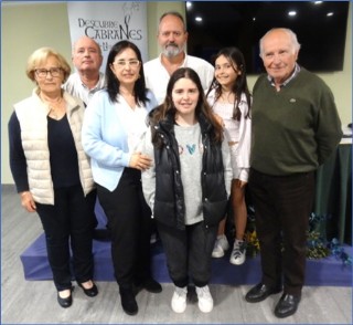 Con sus padres (Tere y Pepe), su hermano (Jos Ignacio), su marido (Eduardo) e hijas (Andrea y rika, sta detrs), al final del acto.