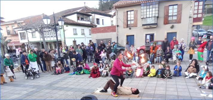Si esto no sale, tengan el nmero de la ambulancia ah listo, advirti el malabarista.