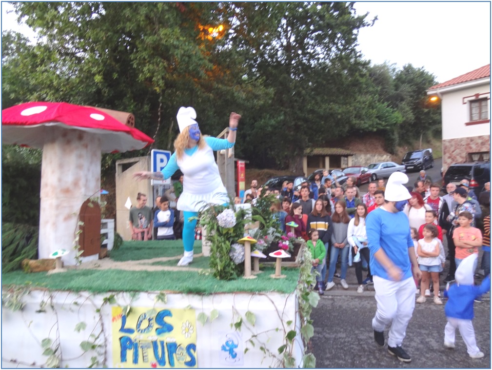 Rosa Ana Sienra, animando a saltos y danzas. En la pgina siguiente, Mara Riva intentando motivar a su hijo Daniel/ Foto: EL ECO