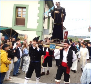 Con el traje de Fiesta, en 2024