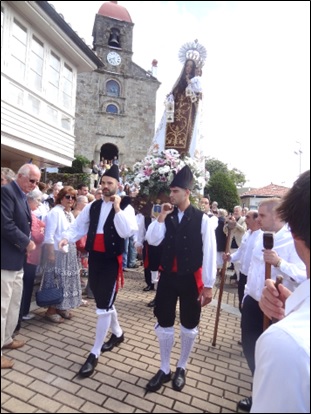 La Virgen del Carmen llegando a la plazauela para escuchar el sermn