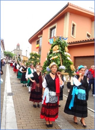 Imagen de la procesion del Carmen de Torazo de a�os anteriores