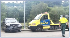 Estado en el que quedo el coche que los atracadores haban robado en Riao
