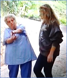 En la foto, gesticulando ante Sonia lo torcu que lo pas. ECO