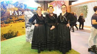 El traje de Cabranes en Fitur