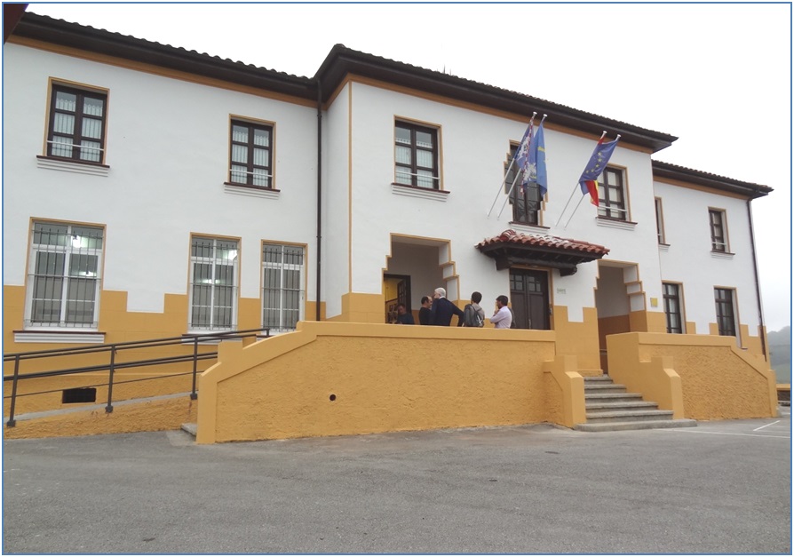 Imagen de la escuela de Torazo con su nueva imagen