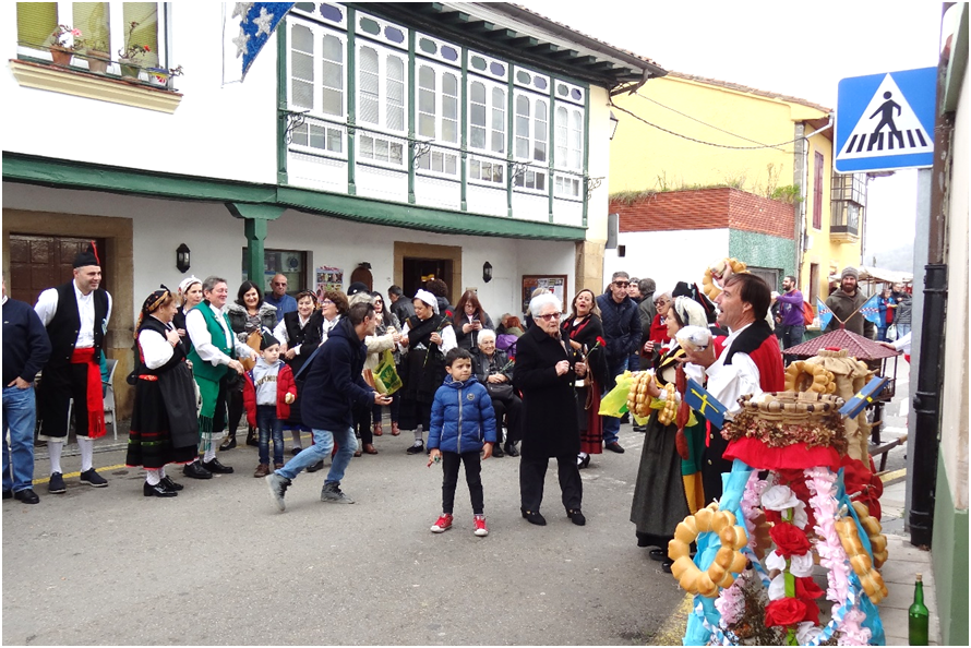 Foto: EL ECO, en la puxa del ramu, por la Patrona.