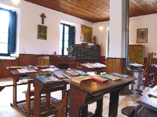 Aula que recrea la escuela franquista